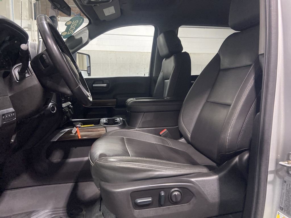 Used 2022 Chevrolet Silverado 3500 LT w/ Convenience Package AWD/4WD image 18