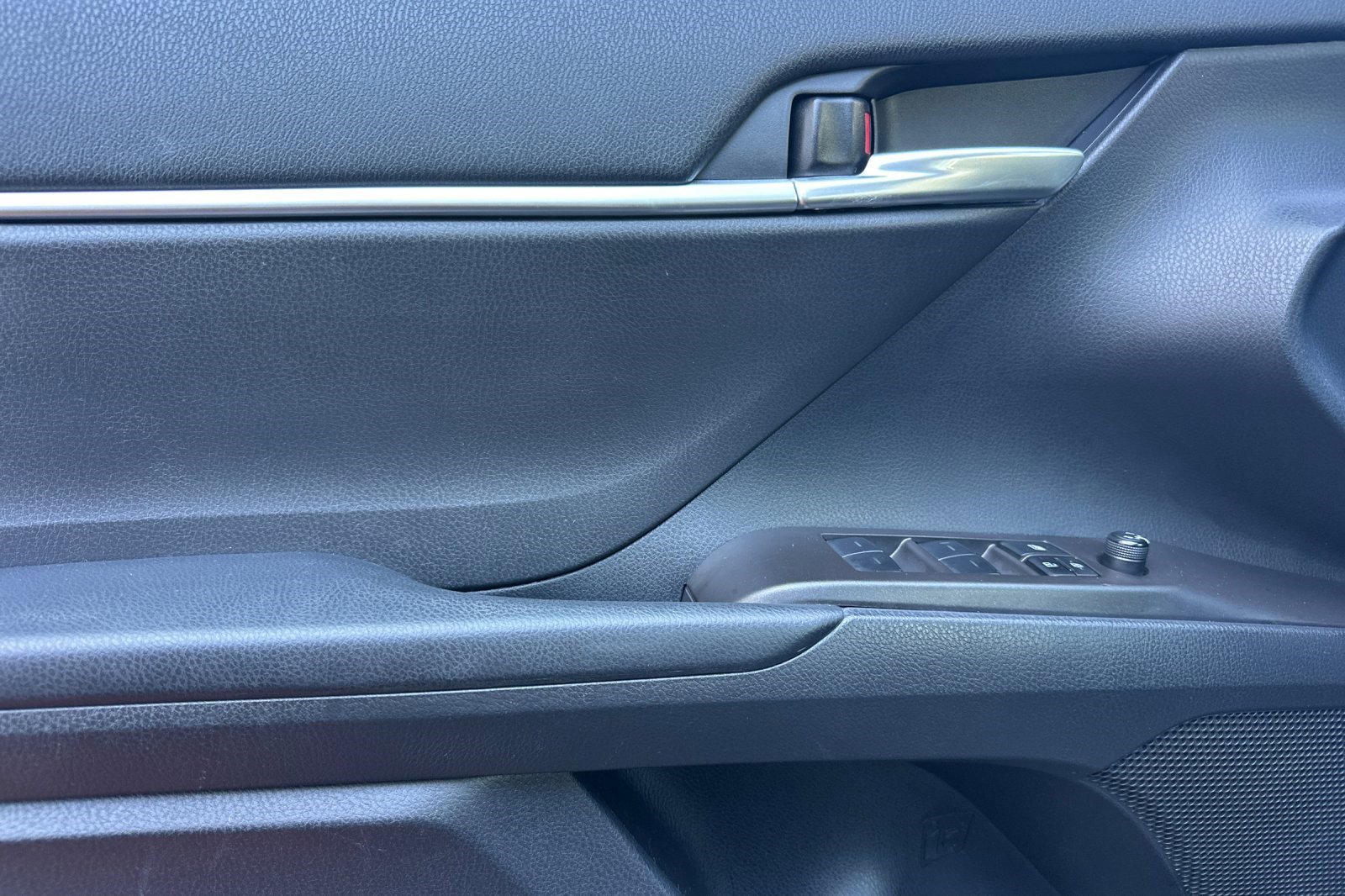 Used 2023 Toyota Camry LE w/ Convenience Package image 12