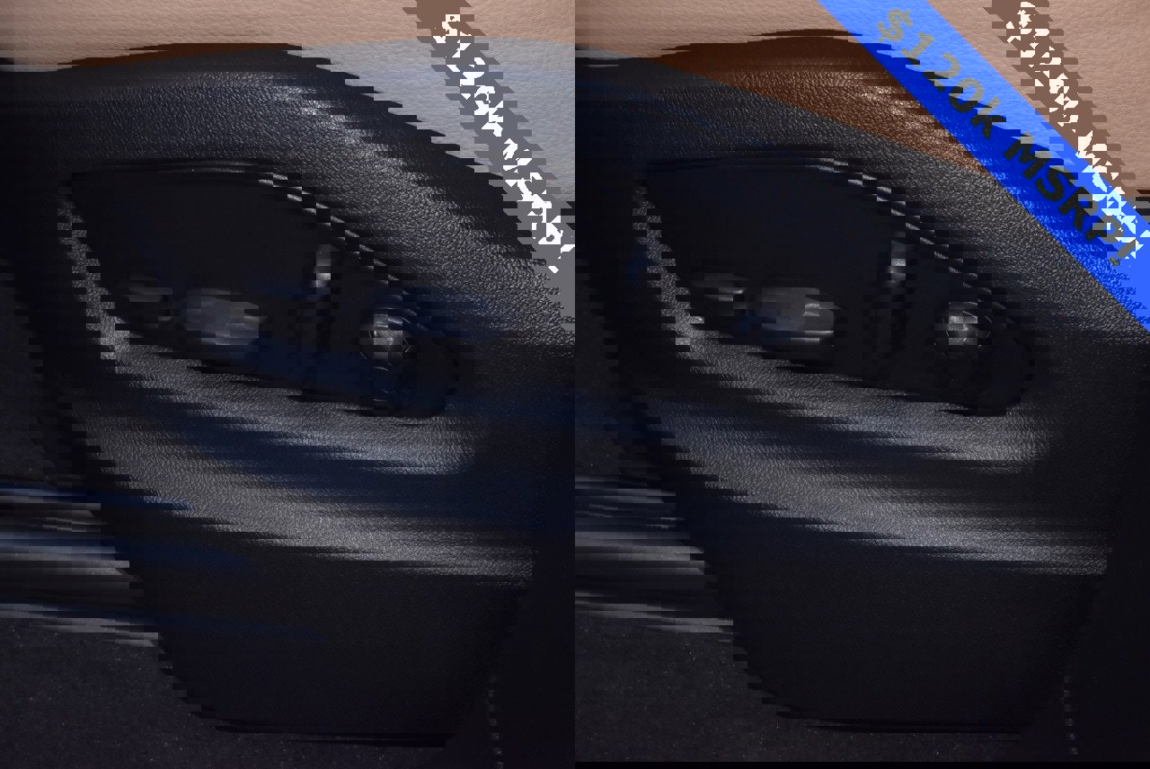 Used 2025 Porsche Cayenne image 35