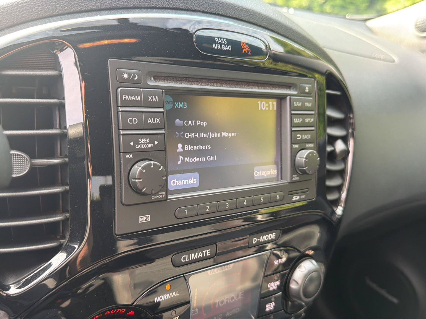 Used 2013 Nissan Juke NISMO FWD image 24