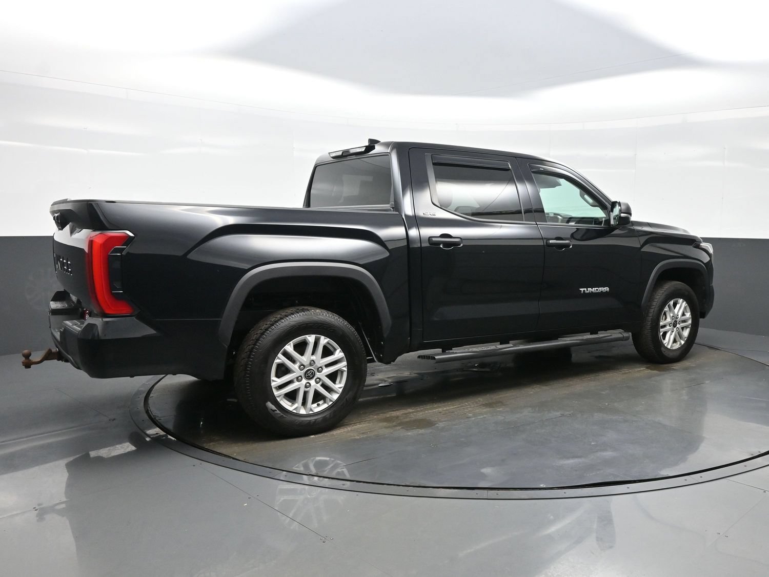 Used 2023 Toyota Tundra SR5 w/ SR5 Convenience Package AWD/4WD image 6