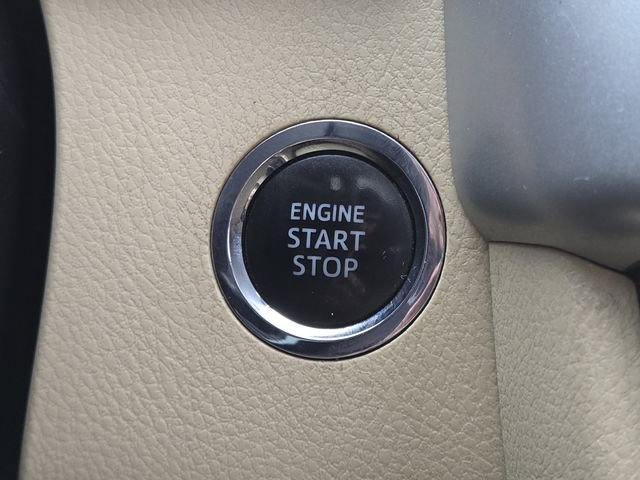 Used 2014 Toyota Highlander Limited w/ Driver Technology Package image 15