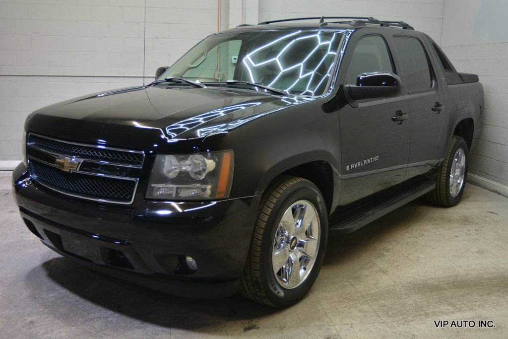 Used 2007 Chevrolet Avalanche LT w/ LT Preferred Equipment Group image 2