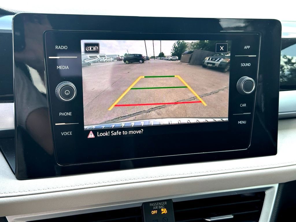 Used 2025 Volkswagen Taos SE FWD image 23