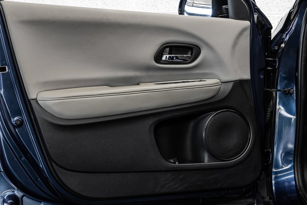 Used 2016 Honda HR-V LX image 17