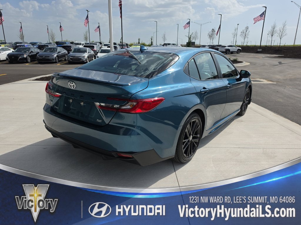 Used 2025 Toyota Camry SE FWD image 5