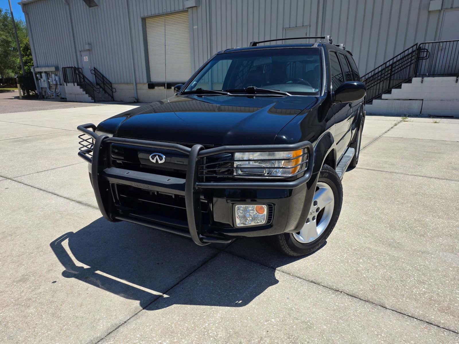 Used 2001 INFINITI QX4 2WD image 2