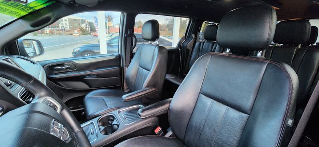 Used 2016 Dodge Grand Caravan R/T w/ Driver Convenience Group image 3
