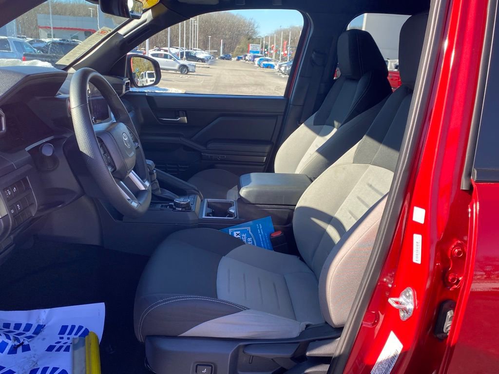 Used 2025 Toyota Tacoma TRD Off-Road image 6