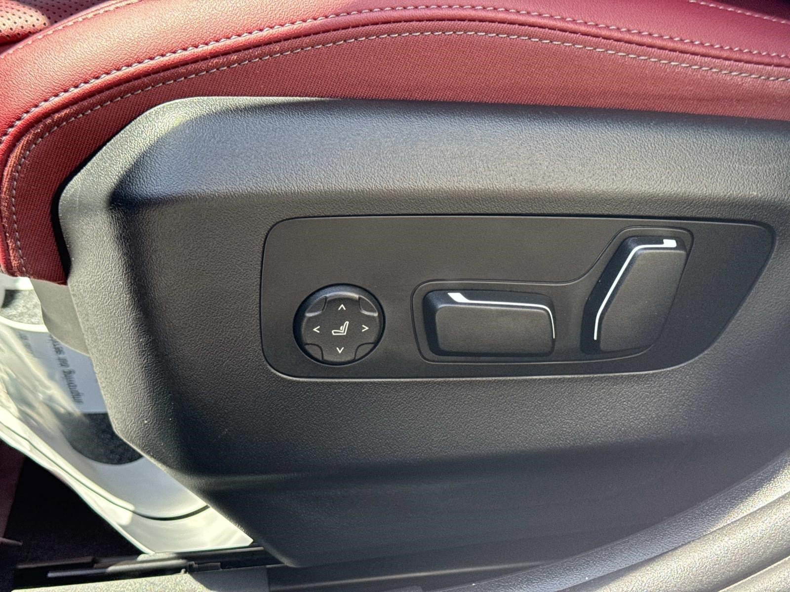 Used 2026 BMW 540i xDrive AWD/4WD image 19