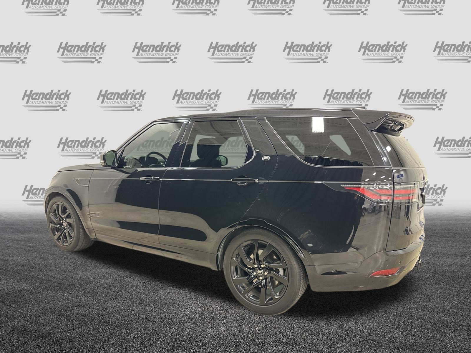 Used 2023 Land Rover Discovery S R-Dynamic image 8