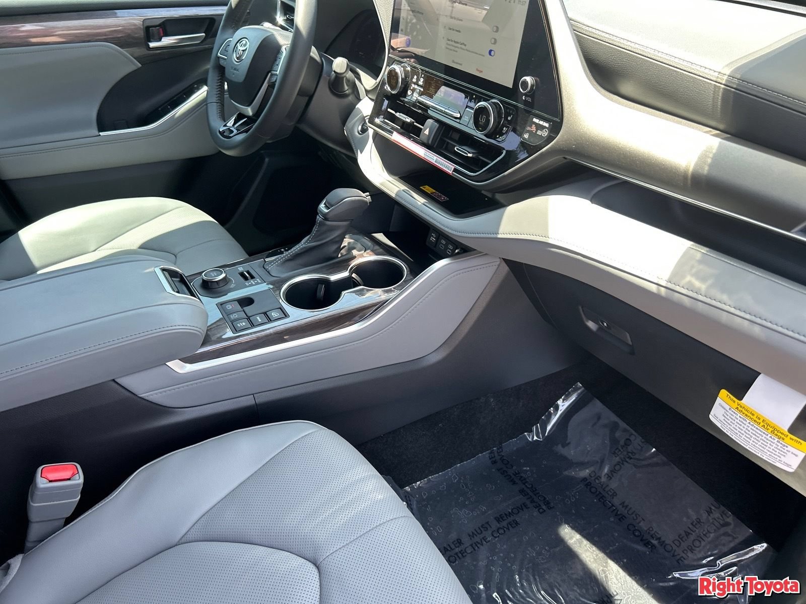 New 2026 Toyota Highlander Limited AWD/4WD image 14