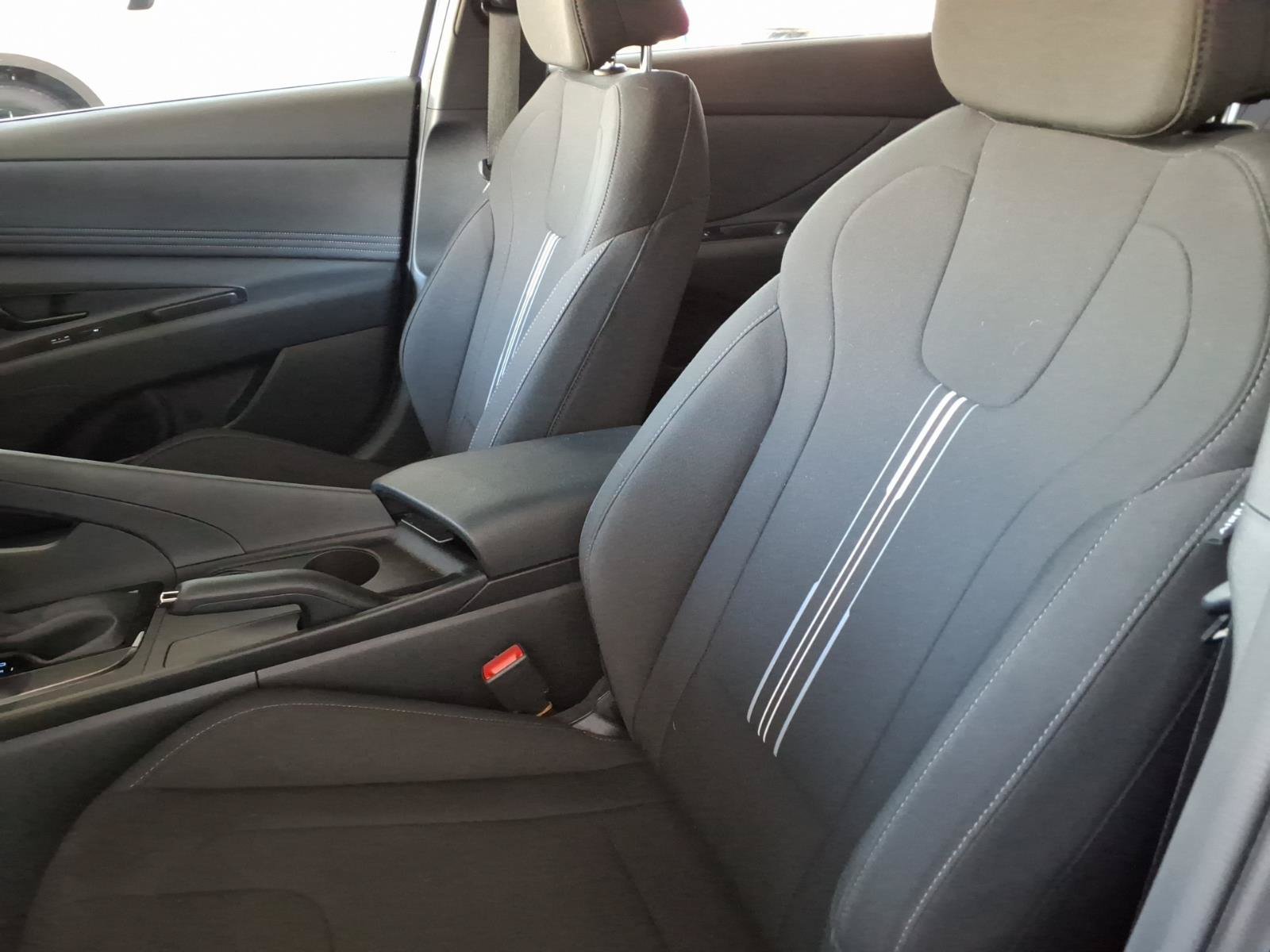 Certified 2025 Hyundai Elantra Sport FWD image 10