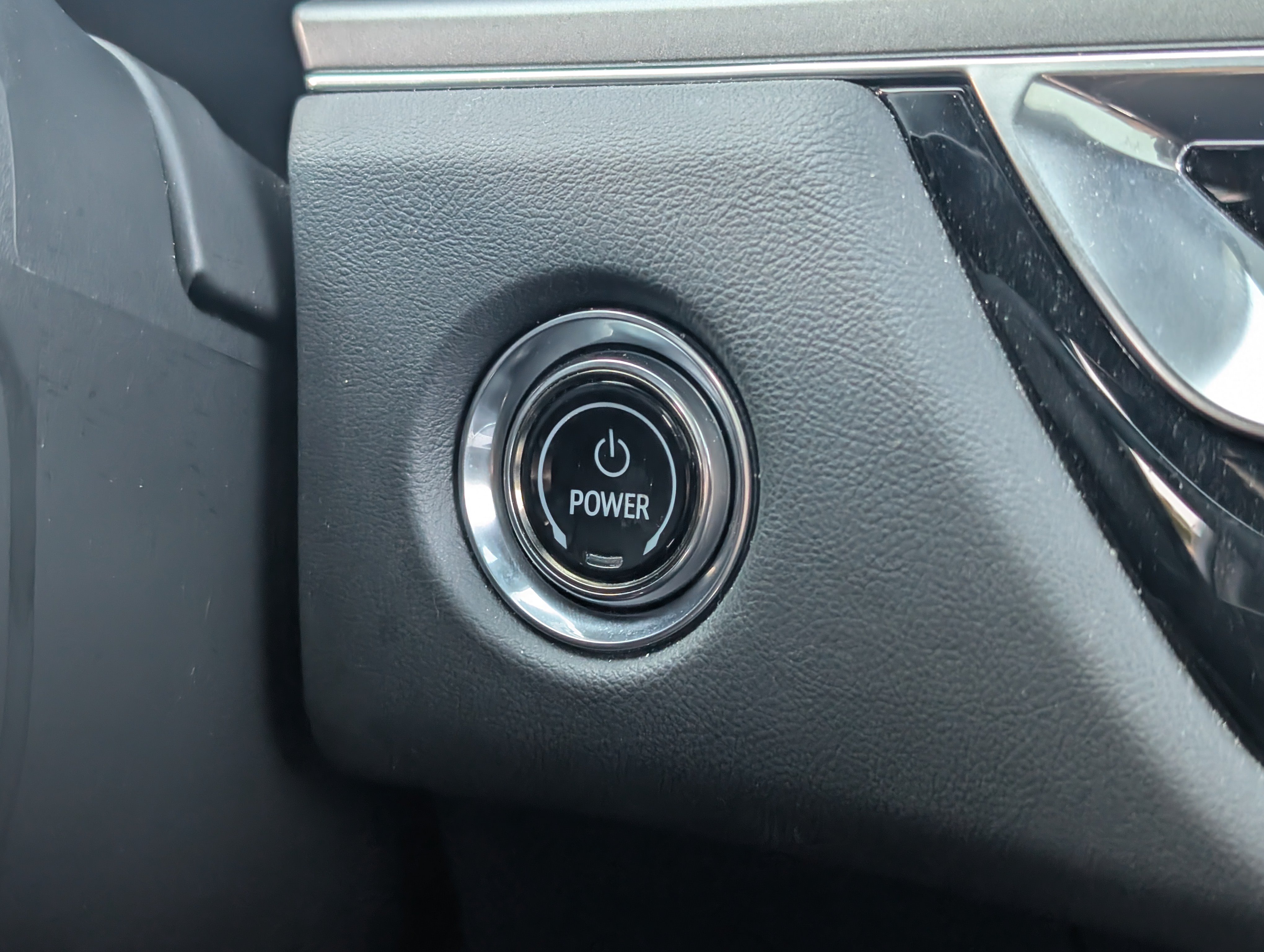 Used 2024 Cadillac Lyriq Tech RWD image 33