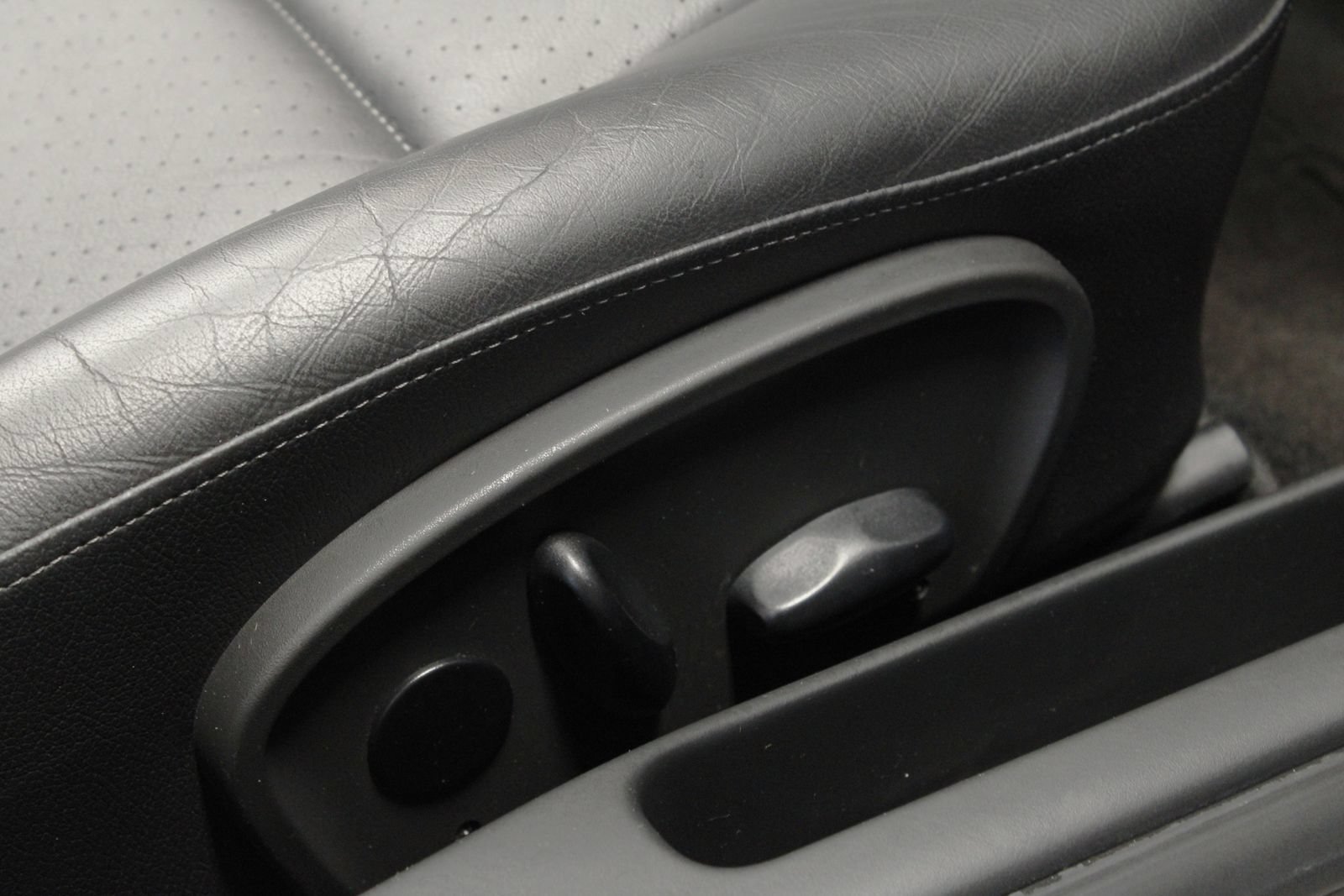 Used 2003 Porsche 911 Carrera RWD image 38