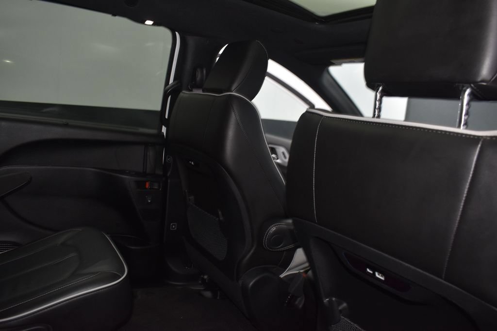Used 2025 Chrysler Pacifica Limited FWD image 32