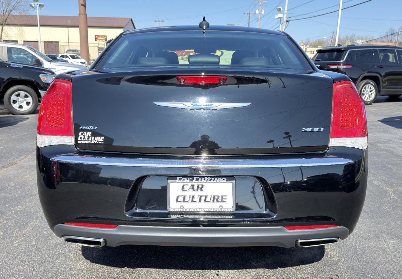 Used 2015 Chrysler 300 Limited w/ Driver Convenience Group image 63