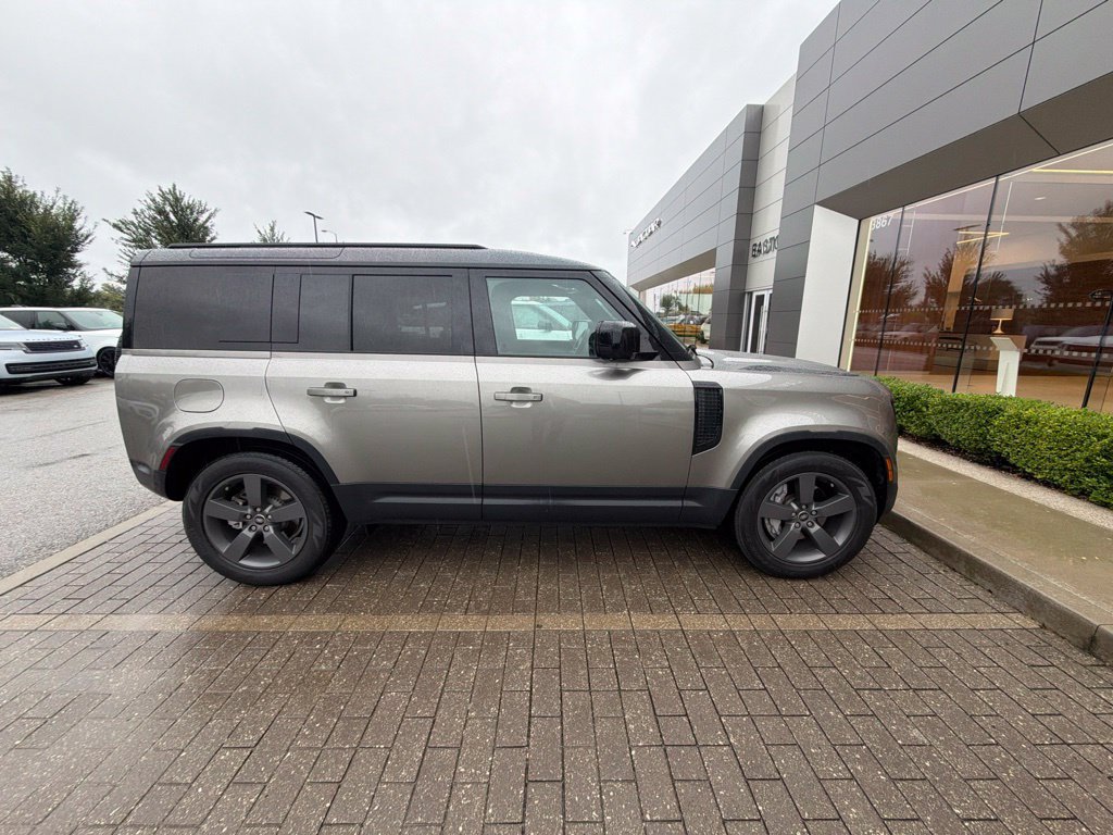 Certified 2025 Land Rover Defender 110 S AWD/4WD image 4