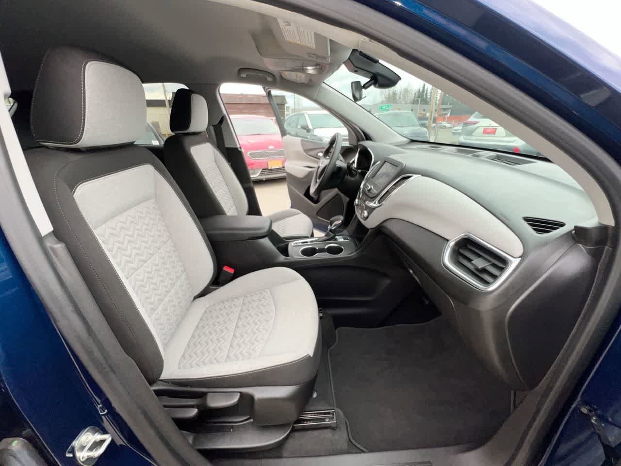 Used 2022 Chevrolet Equinox LS w/ LS Convenience Package AWD/4WD image 28