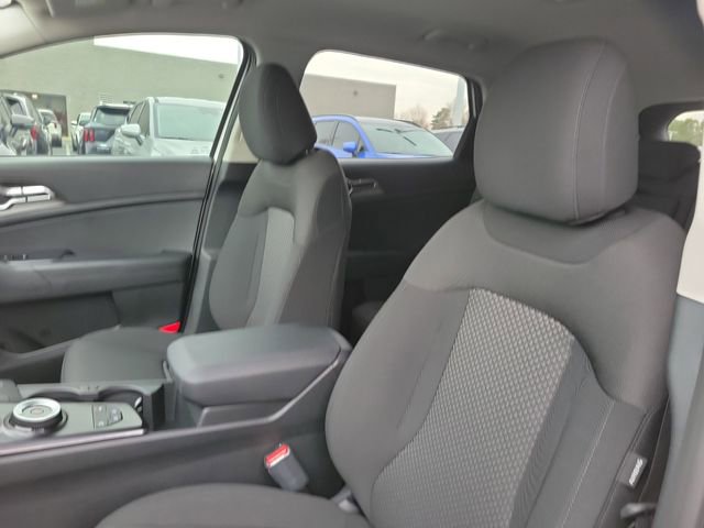 New 2026 Kia Sportage LX FWD image 16