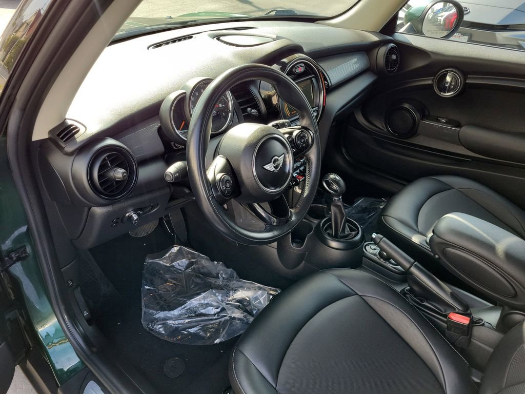 Used 2018 MINI Cooper 2-Door Hardtop image 10
