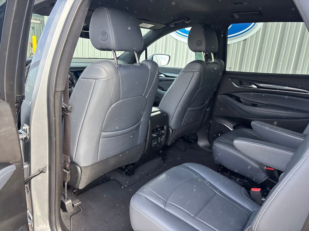 Used 2024 Buick Enclave Premium image 28