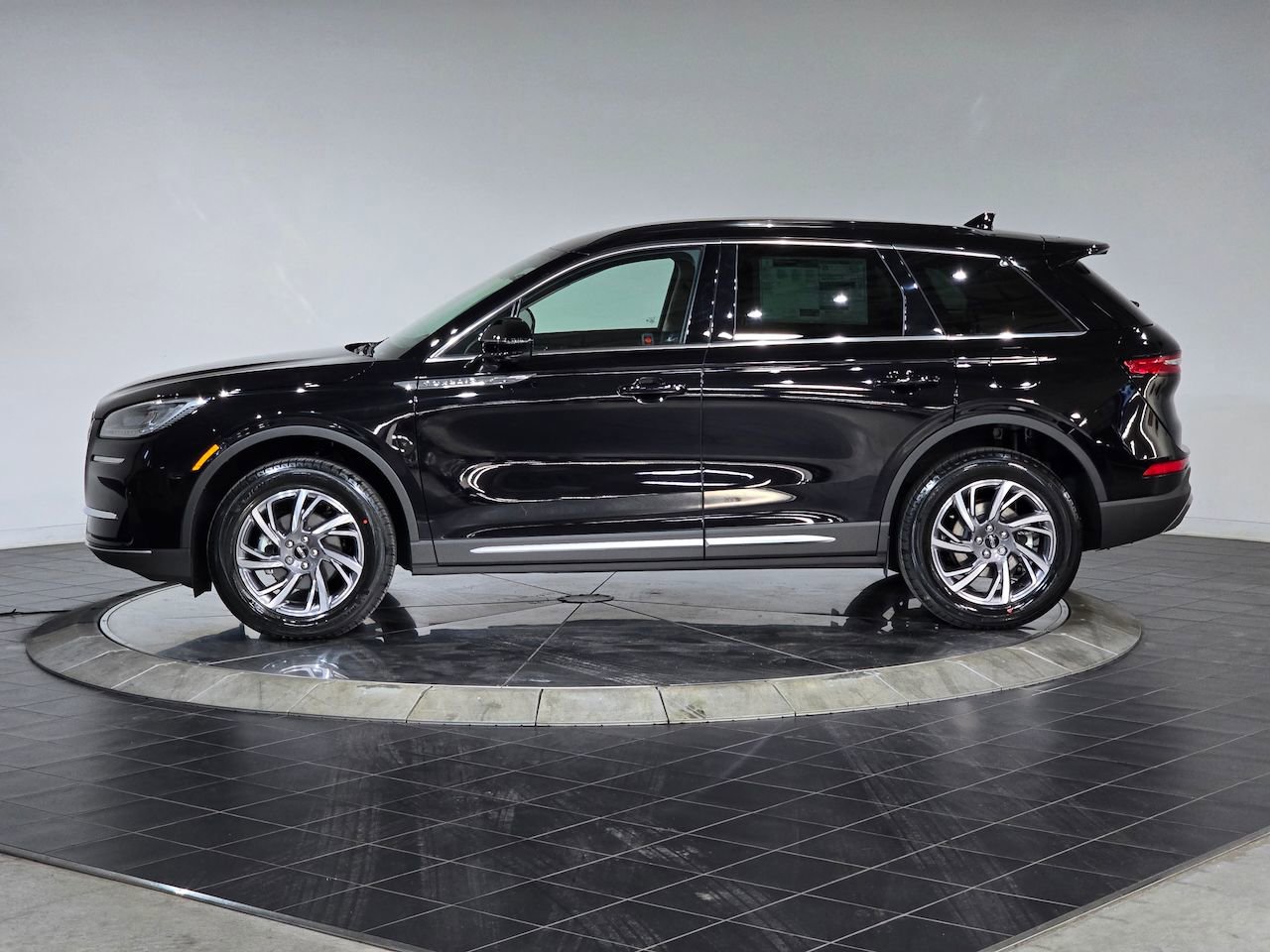 New 2026 Lincoln Corsair Premiere image 5