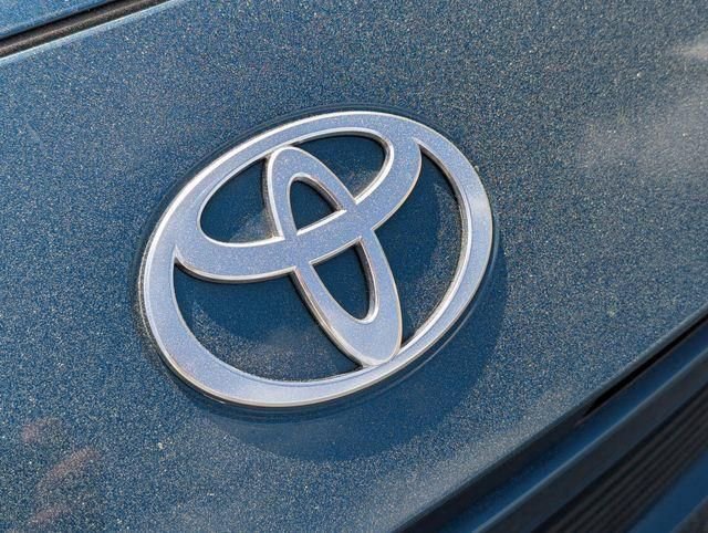 Used 2025 Toyota Camry LE w/ Convenience Package FWD image 5