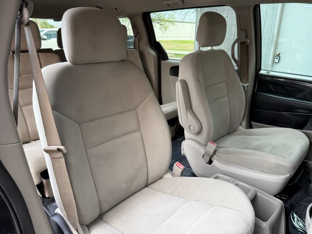 Used 2016 Dodge Grand Caravan SE w/ Quick Order Package 29E SE FWD image 18