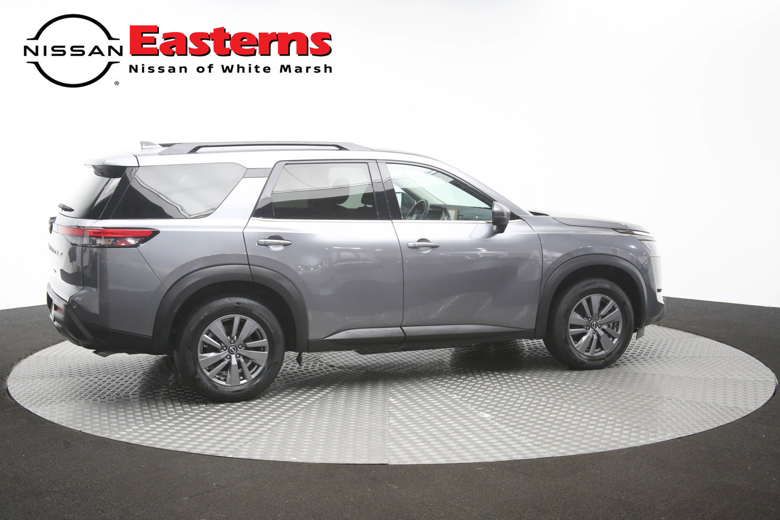 Used 2025 Nissan Pathfinder SV FWD image 44