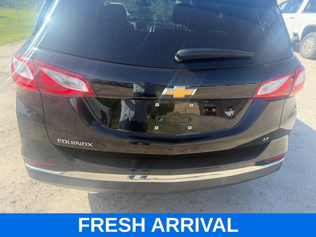Used 2018 Chevrolet Equinox LT FWD image 2
