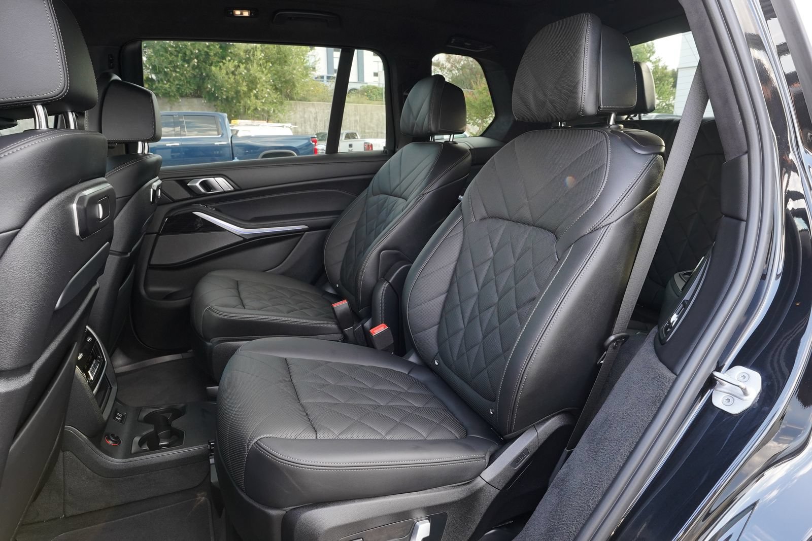 Used 2024 BMW X7 xDrive40i w/ M Sport Package AWD/4WD image 20