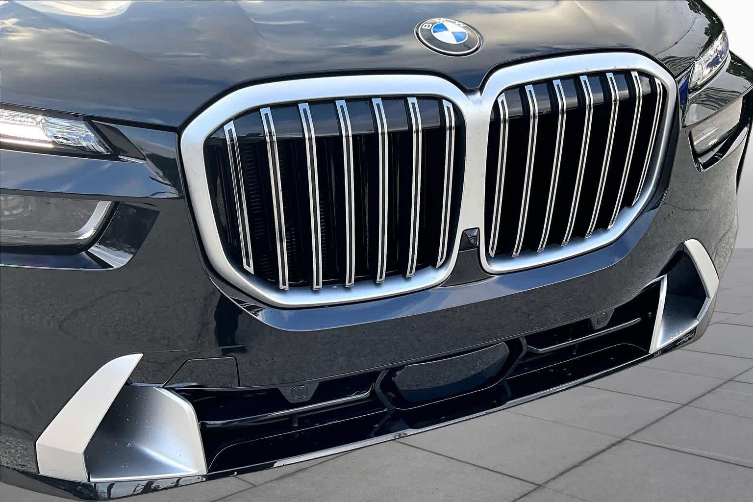 Used 2026 BMW X7 xDrive40i w/ Premium Package AWD/4WD image 28