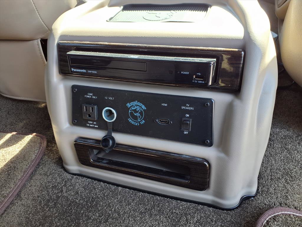 New 2025 GMC Savana 2500 Work Van w/ Driver Convenience Package image 20