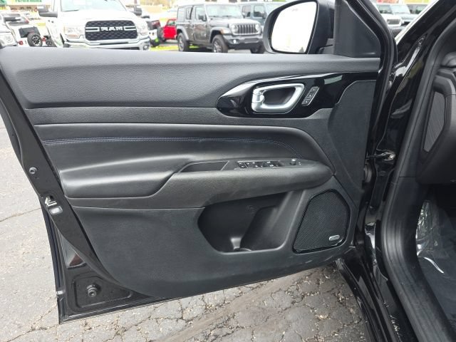 Used 2025 Jeep Compass Limited w/ High Altitude Package AWD/4WD image 11