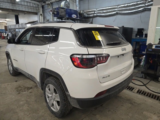 Used 2022 Jeep Compass Latitude image 3
