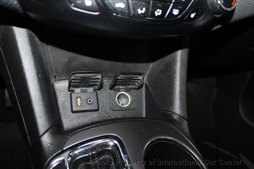 Used 2018 Chevrolet Cruze LT w/ Sun And Sound Package image 24