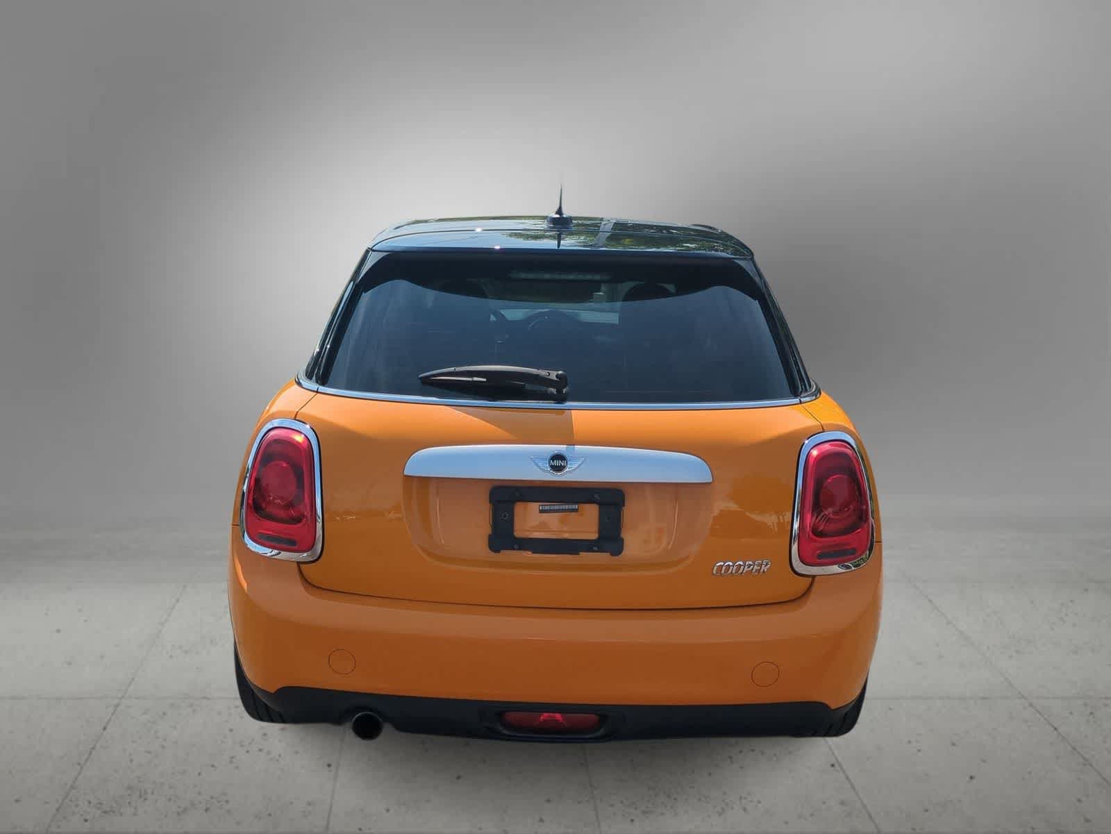 Used 2015 MINI Cooper 4-Door Hardtop FWD image 7