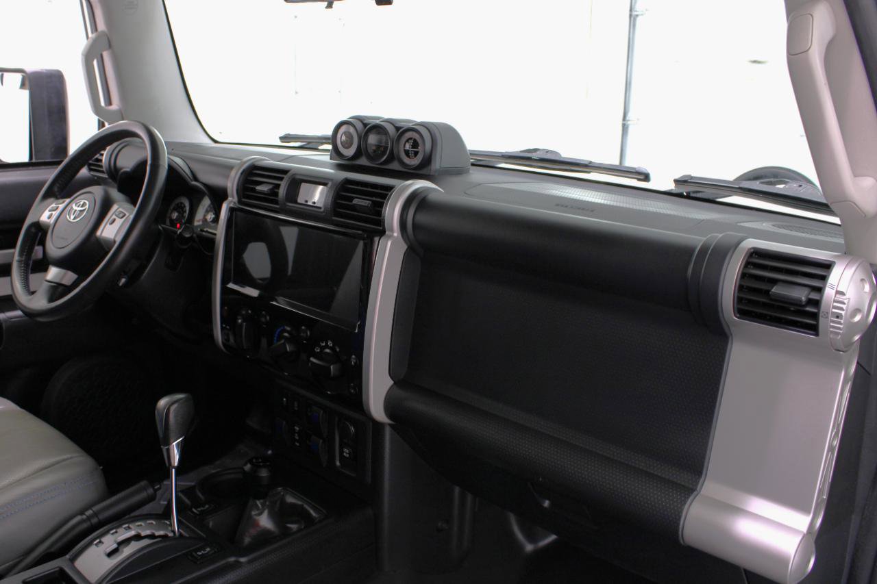 Used 2014 Toyota FJ Cruiser 4WD w/ Upgrade Package image 42
