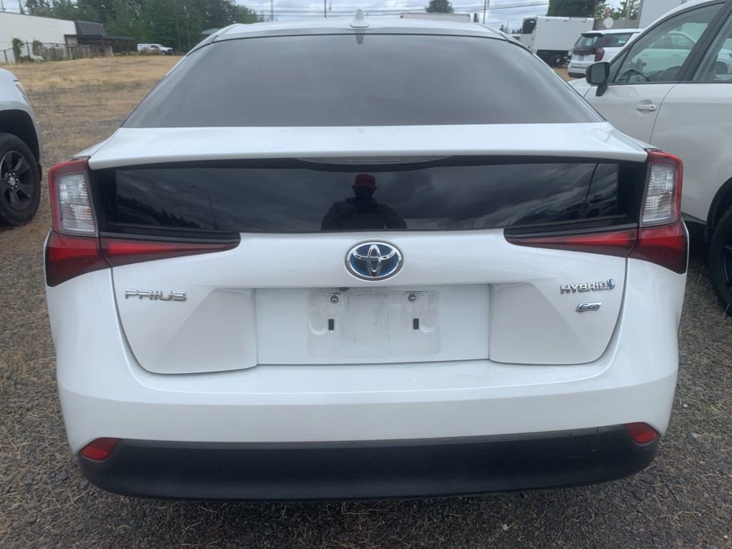 Used 2021 Toyota Prius L Eco FWD image 3