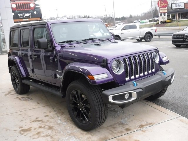 Used 2023 Jeep Wrangler Unlimited Sahara w/ Cold Weather Group image 10