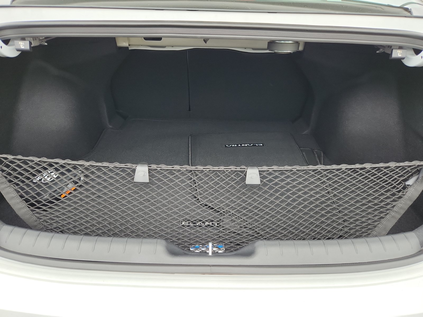 New 2026 Hyundai Elantra Limited FWD image 34