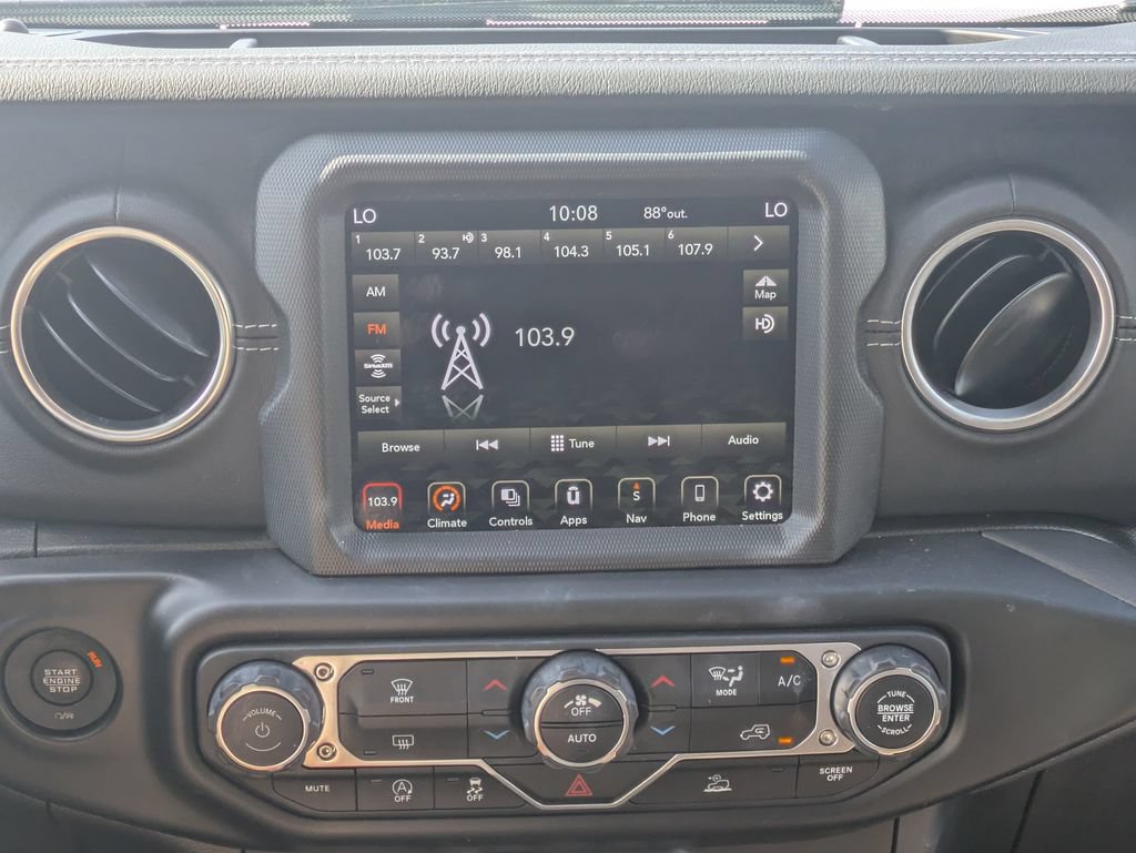 Used 2022 Jeep Wrangler Unlimited Sahara AWD/4WD image 17