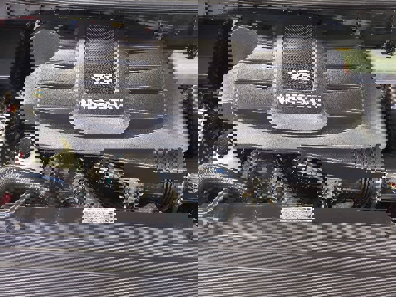 Used 2018 Nissan Titan SL image 15