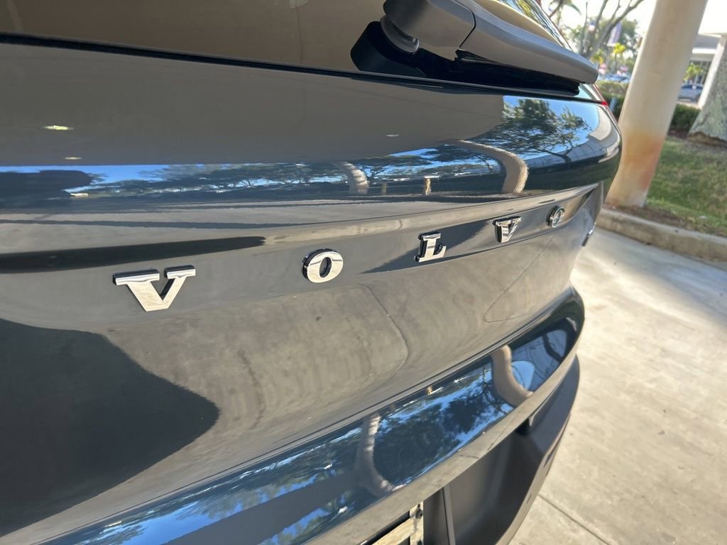 Used 2022 Volvo XC40 T5 R-Design w/ Advanced Package image 20