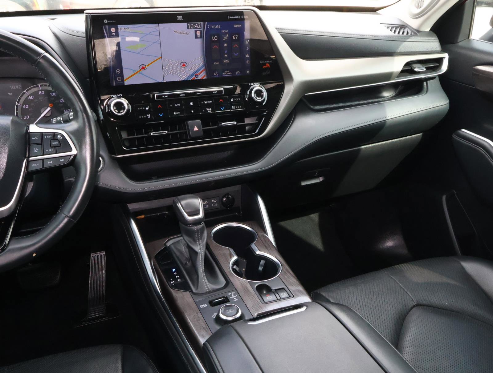 Used 2022 Toyota Highlander Limited image 11