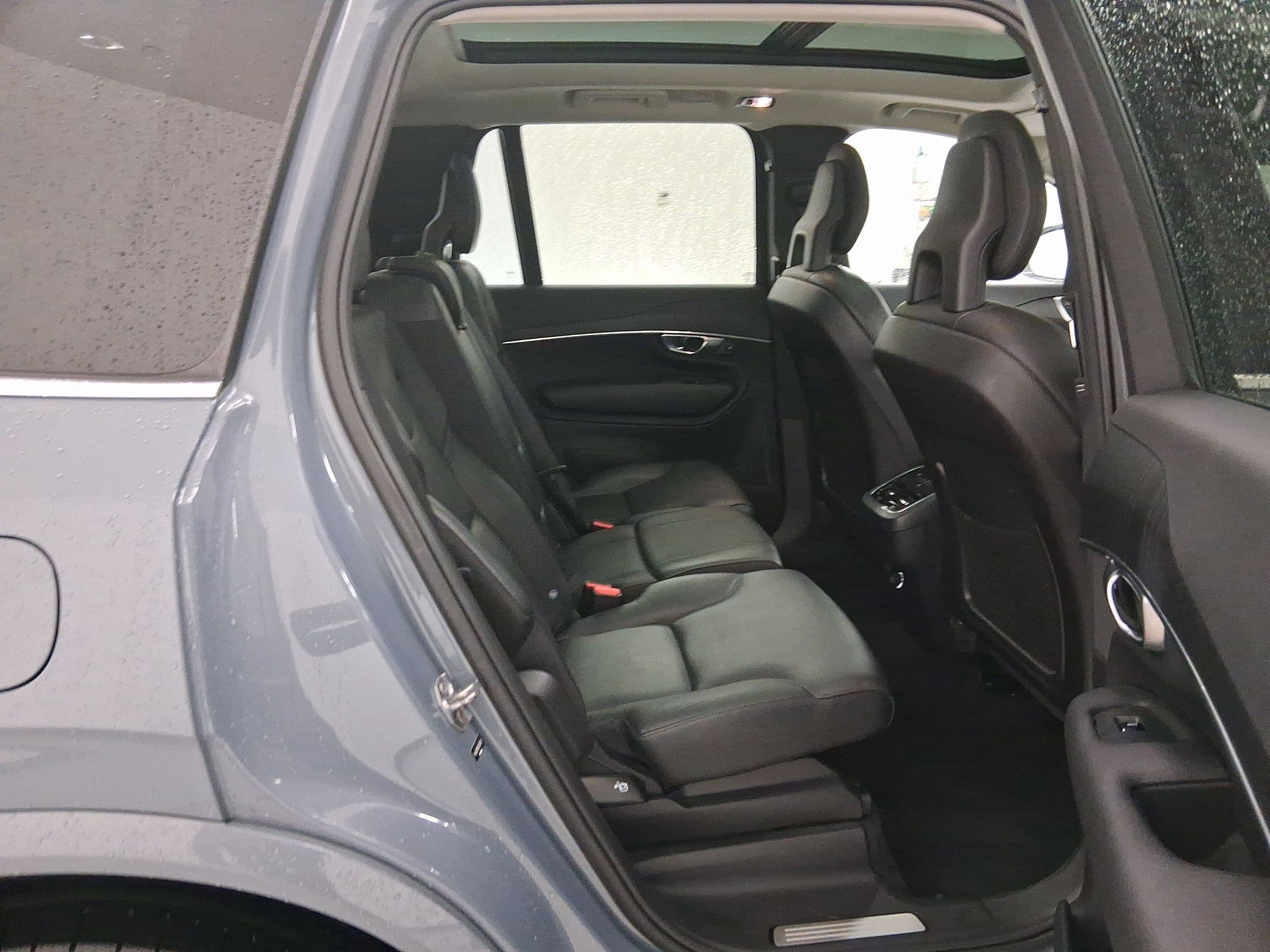 Used 2020 Volvo XC90 T6 Momentum w/ Protection Package image 30