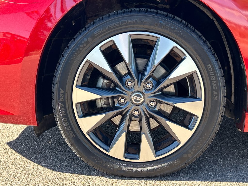 Used 2018 Nissan Sentra SR FWD image 25