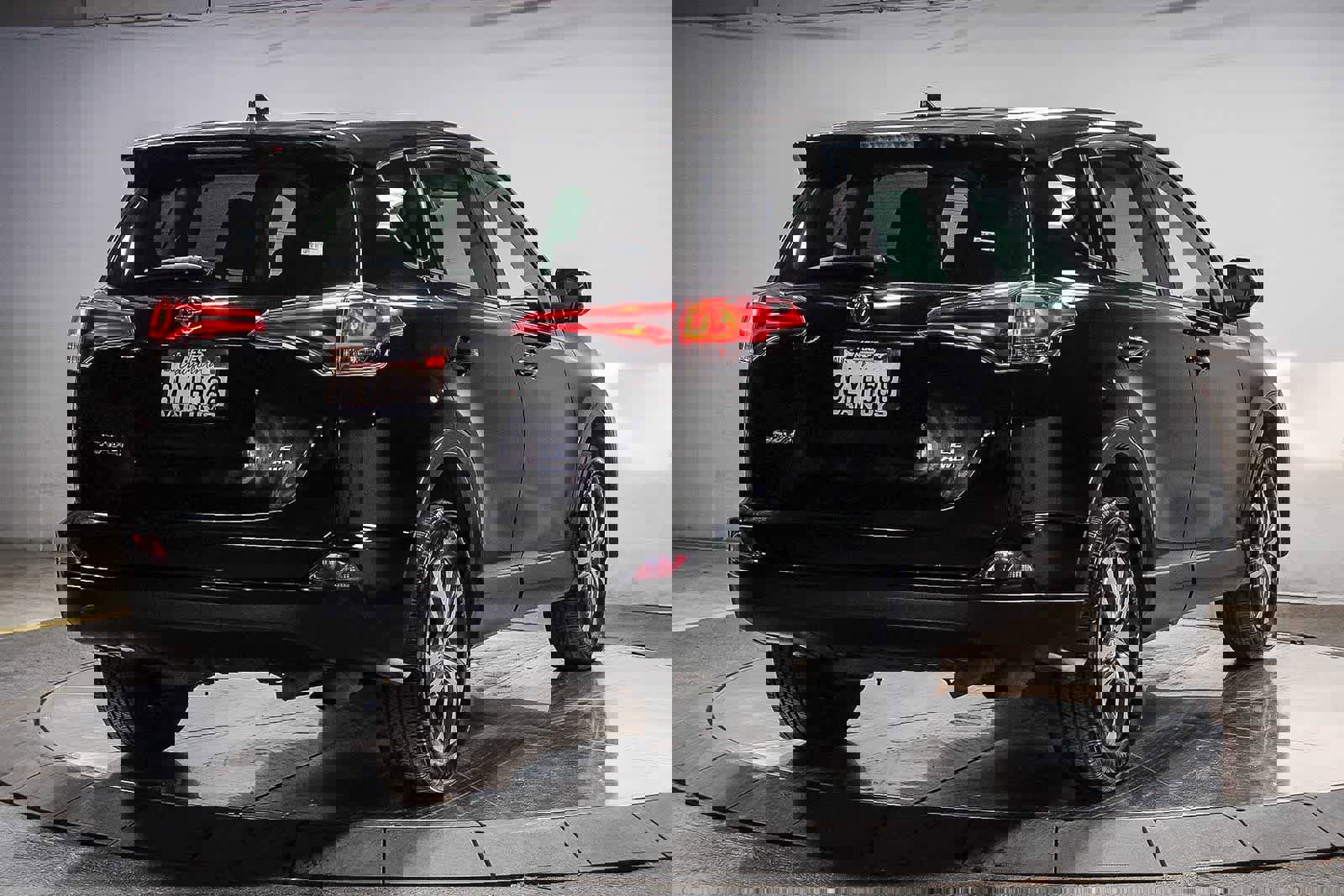 Certified 2018 Toyota RAV4 LE image 4