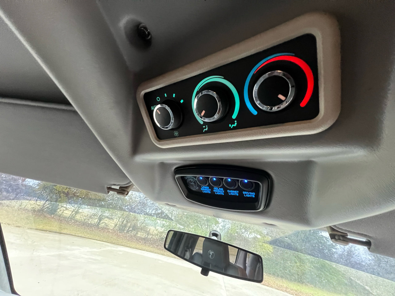 Used 2017 Chevrolet Express 2500 image 32